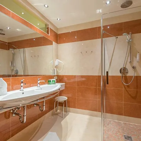 Posthotel فندق 3*