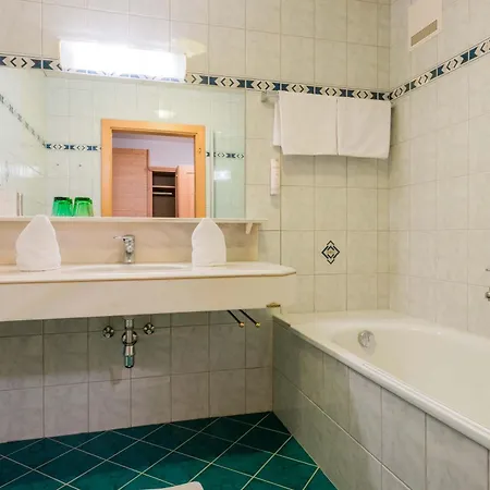 فندق Posthotel 3*