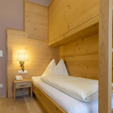 Posthotel 3* رادستادت