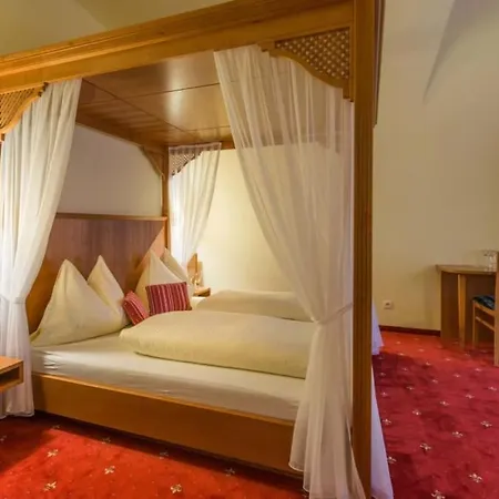 Posthotel فندق
