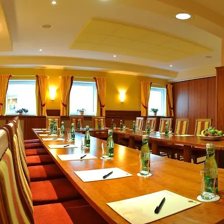 Posthotel فندق