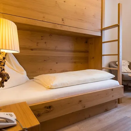 فندق Posthotel 3*